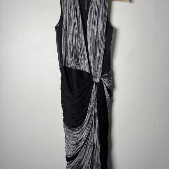 Willow Austrailian Brand Draped Sleeveless Silk Black Mini Dress RARE Sz 2 US - Picture 2 of 16